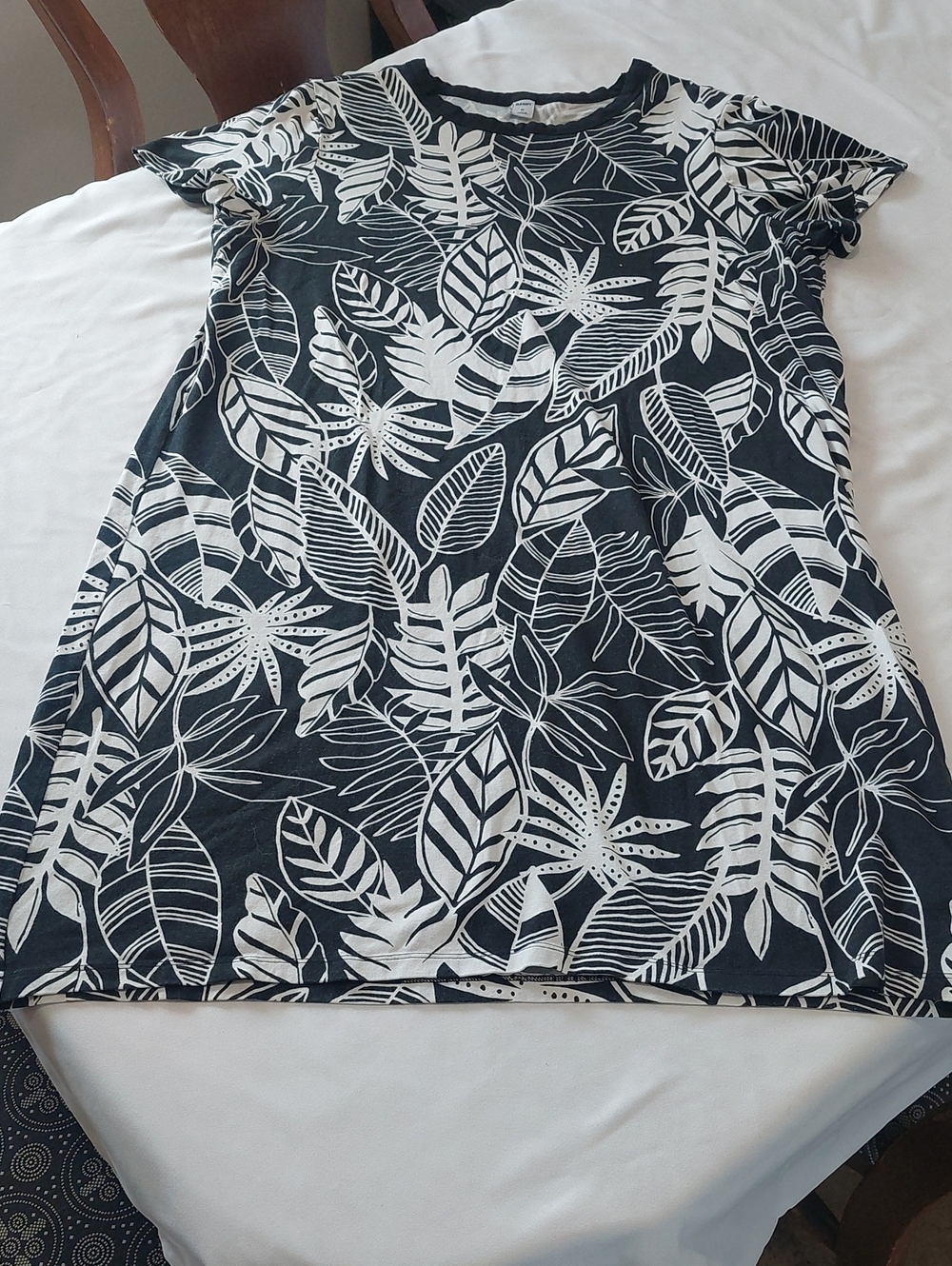 Old Navy Women's Black & White Leaf Print Tee Dress.Size XL